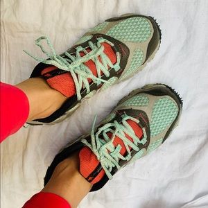 NEW BALANCE RUNNING SHOES